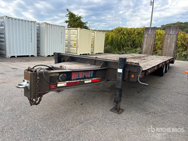 2009 Interstate 31 ft T/A Equipment Trailer