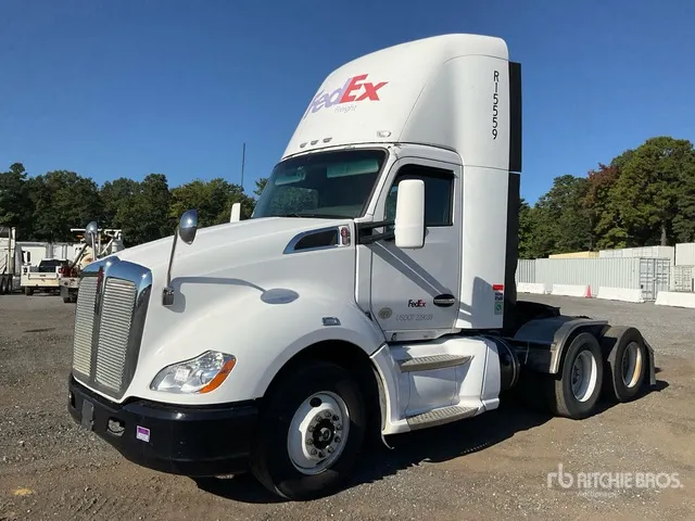 2014 Kenworth T680 6x4 T/A Day Cab Truck Tractor