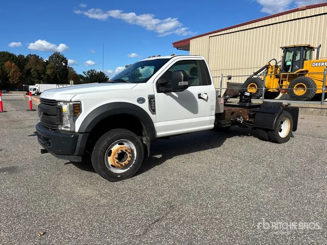 2019 Ford F-550 4x2 XL Versatile Hauler Truck