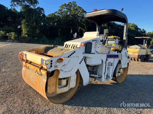 2017 Sakai SW652-1 Double Drum Roller
