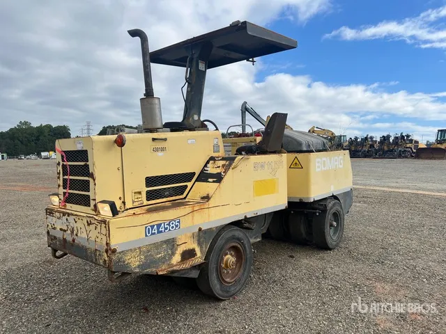 2004 Bomag BW11R-H 9 Wheel Pneumatic Roller
