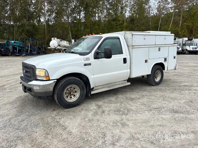2004 Ford F-350 XL 4x2 Utility Truck