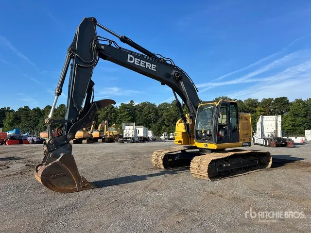 2020 John Deere 245G LC Tracked Excavator