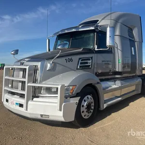 2016 Western Star 5700 6x4 T/A Sleeper Truck Tractor