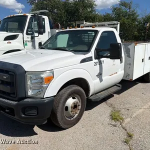 2015 Ford F350 Super Duty utility bed pickup truck