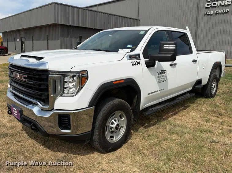 2023 GMC Sierra 2500 4X4 Crew Cab pickup truck