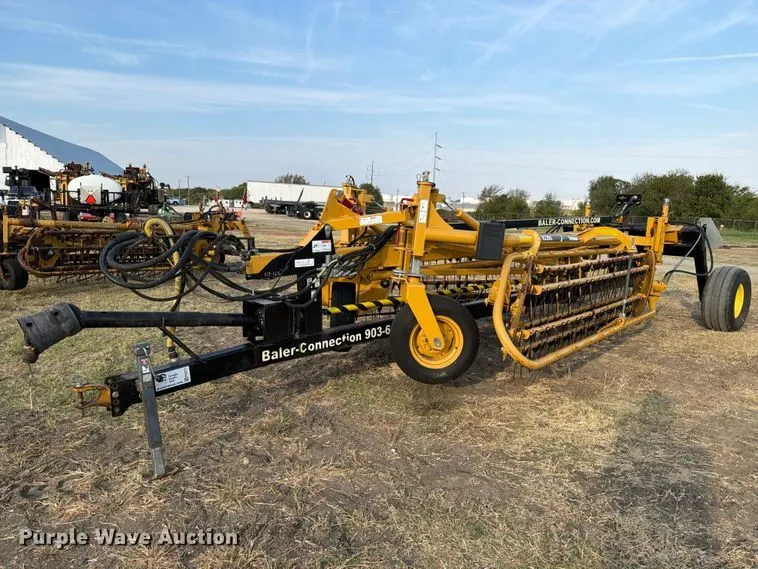 2016 Vermeer R2300 hydraulic hay rake with baler connection