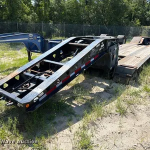 2006 Trail King lowboy equipment trailer