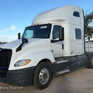 2020 International LT625 semi truck