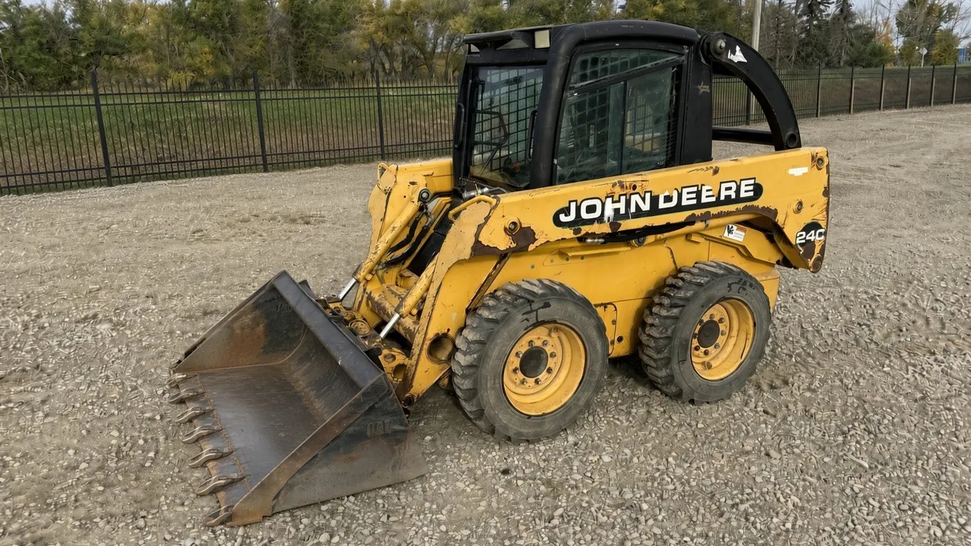 2001 John Deere 240 Skid Steer