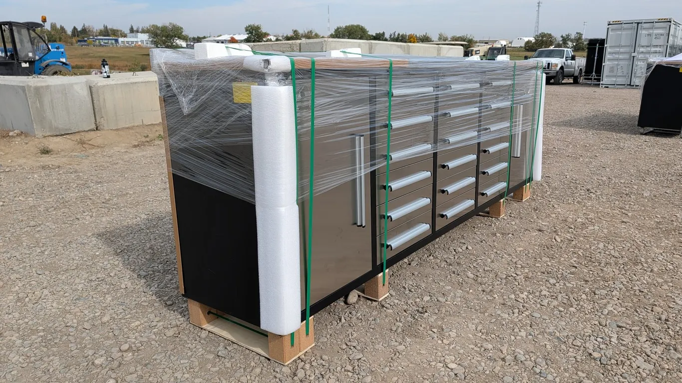 Unused 2026 Steelman 10' 18-Drawer SS Workbench
