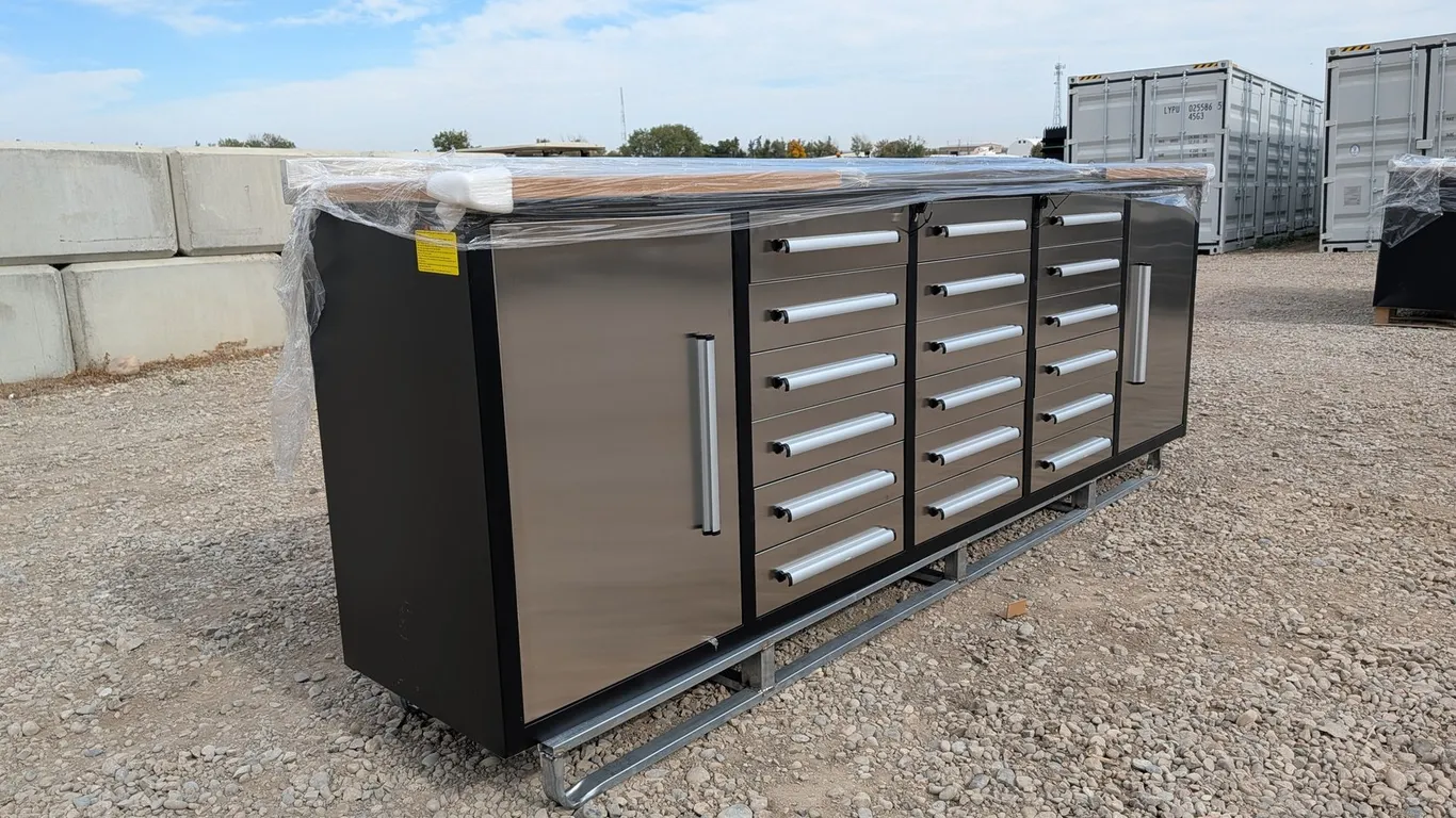 Unused 2026 Steelman 10' 18-Drawer SS Workbench