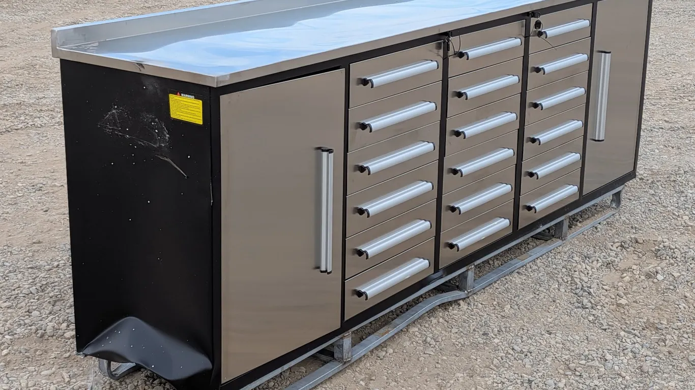 Unused 2026 Steelman 10' 18-Drawer SS Workbench