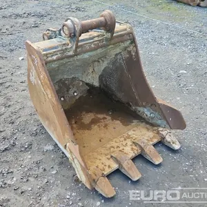 32" Digging Bucket 50mm Pins to suit 6-8 Ton Excavator 