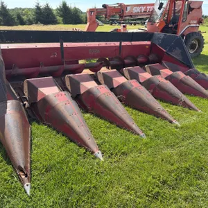 International 1063 Corn Head