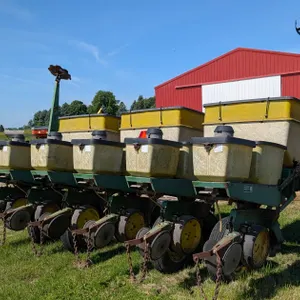 John Deere 7000 Corn Planter