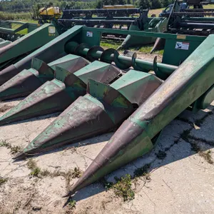 John Deere 444 Corn Head