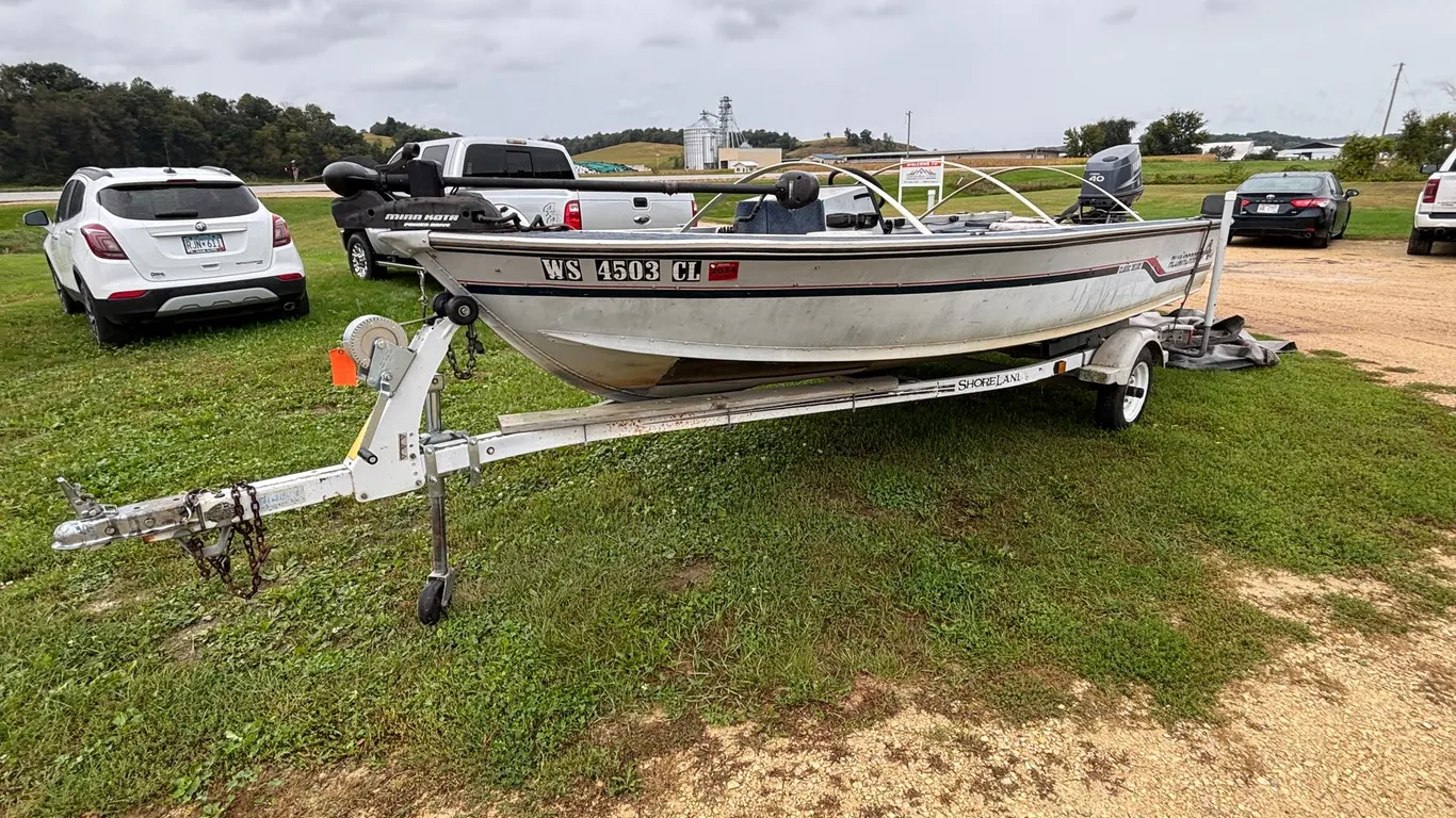 1989 16' Alumacraft Boat (Has WI Title)