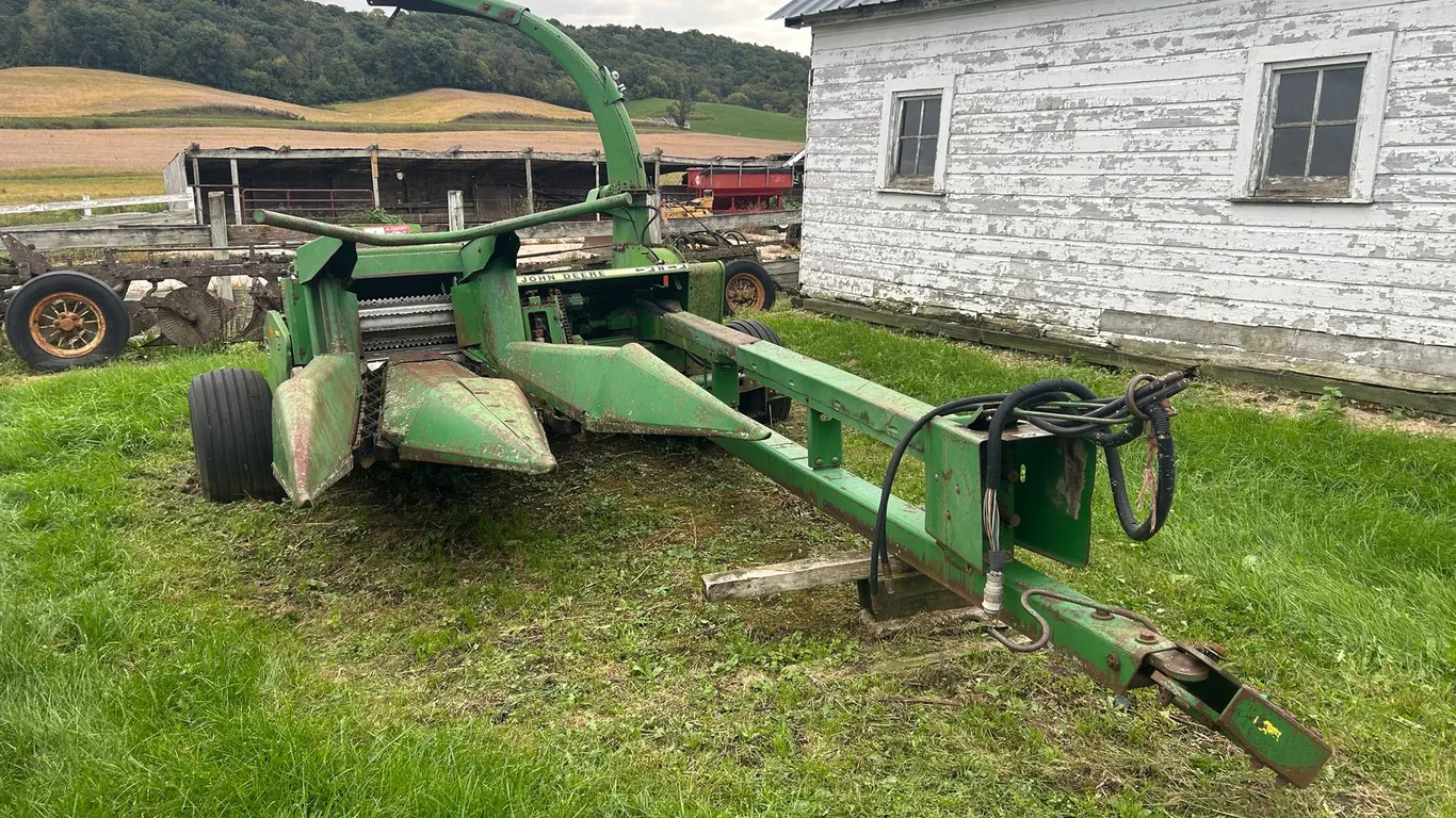 John Deere 3970 (2) Row Chopper (Cochrane, WI)