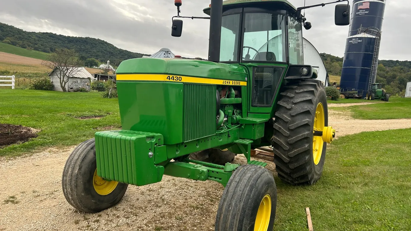 John Deere 4430 Tractor (Cochrane, WI)