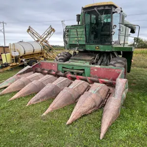 6620 John Deere Sidehill Combine