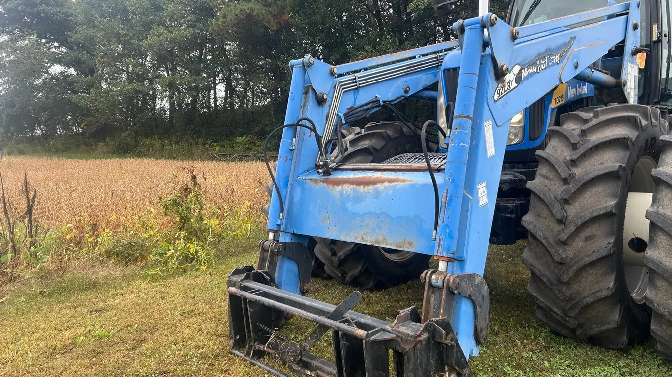 New Holland 92LB Loader (Mondovi, WI)