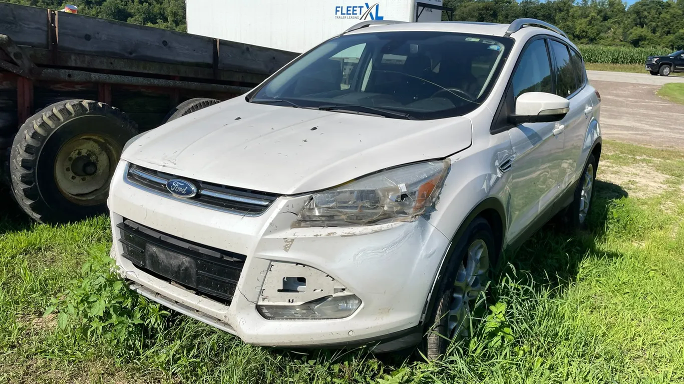 2014 Ford Escape Titanium (Has WI Title)