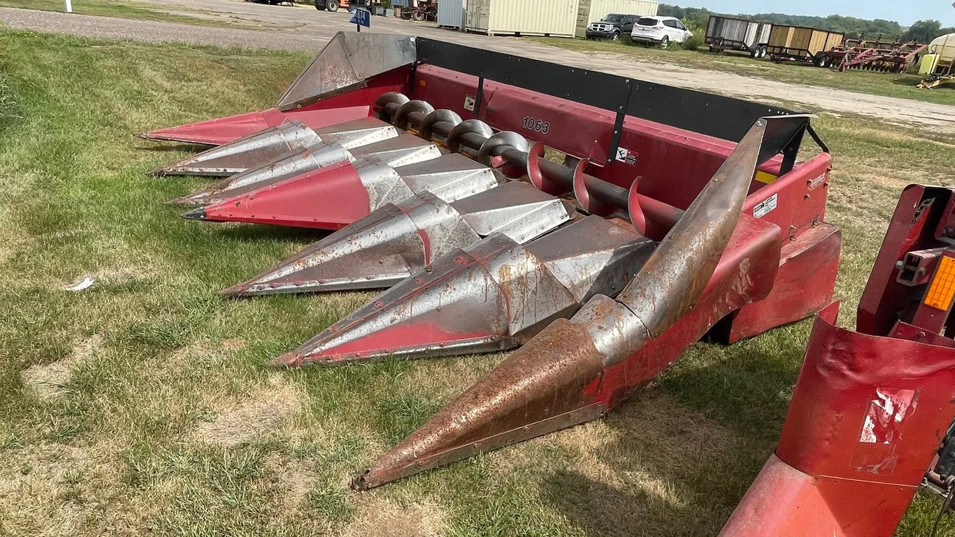 Case 1063 (6) Row Corn Head