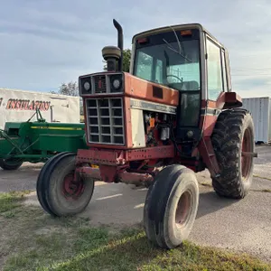 International 1086 Tractor