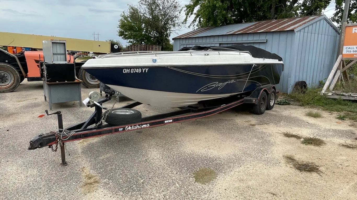 1988 25' Baja Boat (Has OH Title)