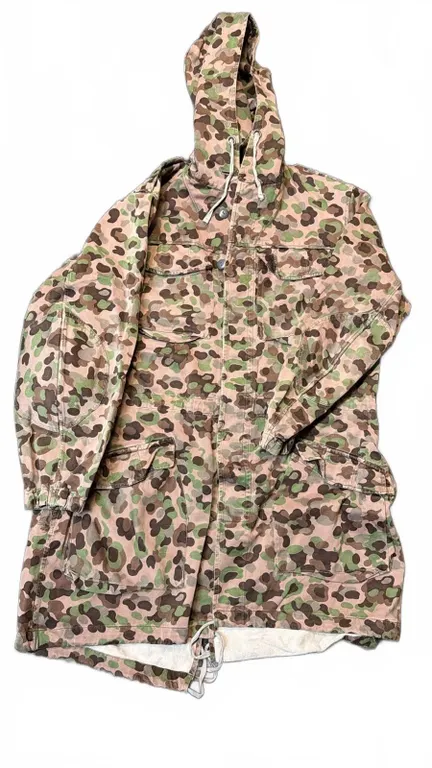 Camouflage Pattern Hooded Parka Jacket, Size Large, Drawstring Waist and Hem