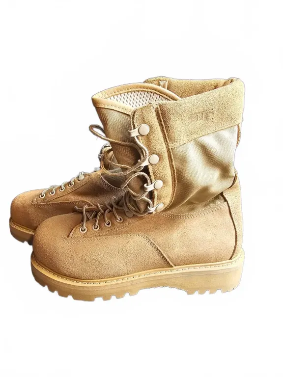 Tan Suede Leather Military Combat Boots with Rubber Sole and Lace-Up Closure