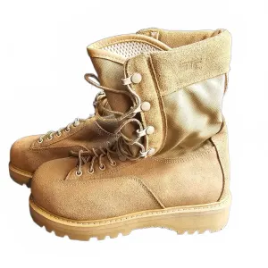 Tan Suede Leather Military Combat Boots with Rubber Sole and Lace-Up Closure