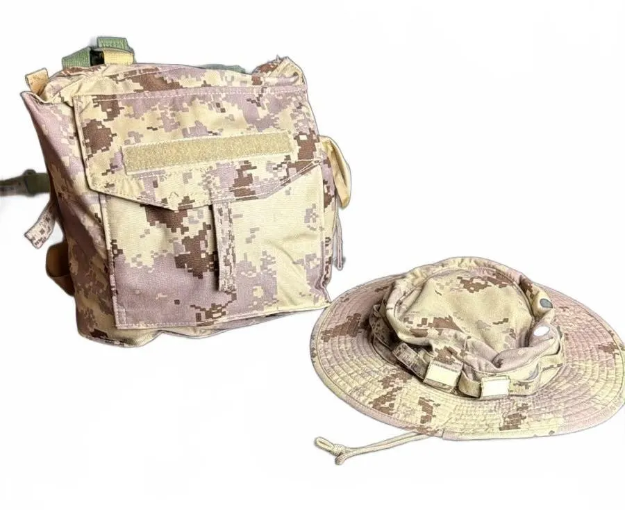 Canadian Military Gas Mask Kit With Boonie Hat, Desert CADPAT, Filters, Bag, Size 7 1/4
