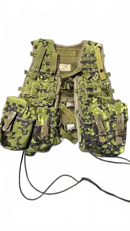 Kampvest M/05 CQC 2013 FMT Tactical Vest, Green Camouflage, Multiple Pockets