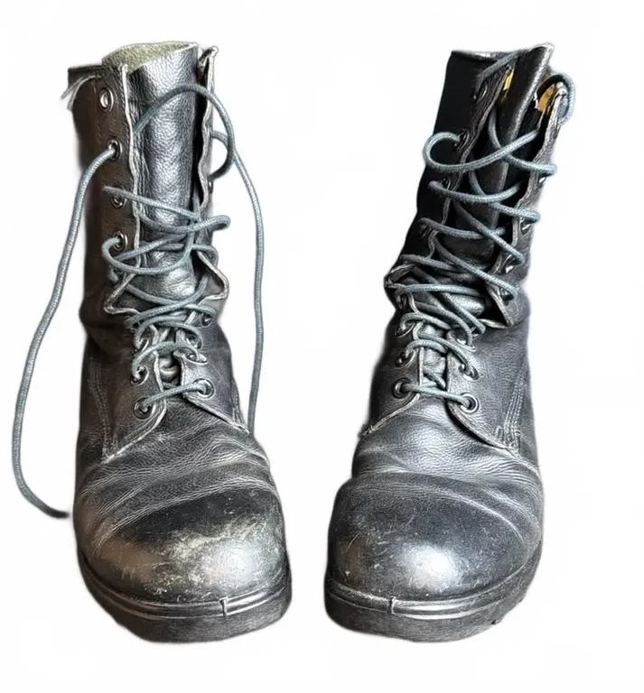 Canadian Military Black Leather Combat Boots Size 7-9 Style 256-496