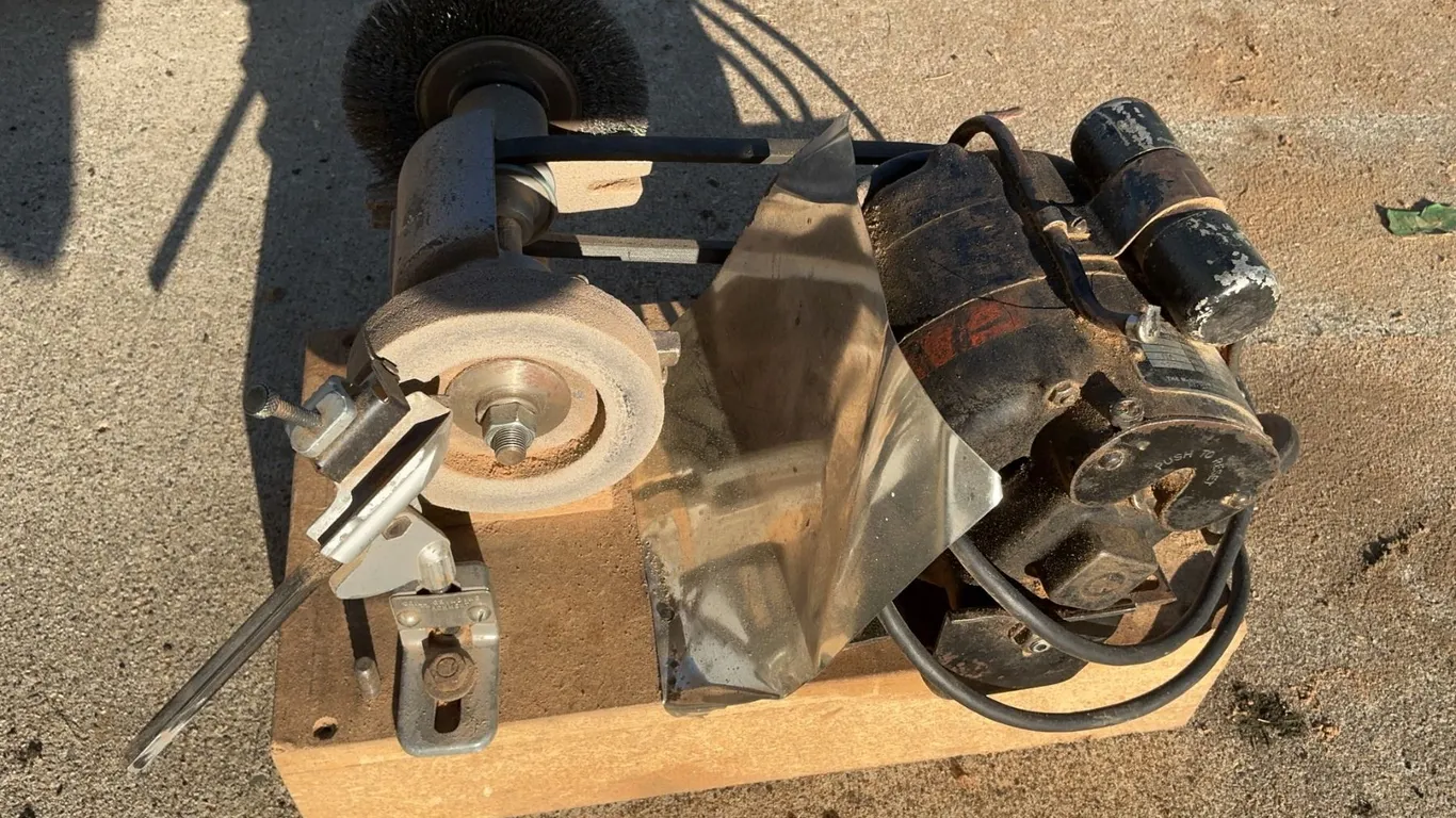 McKinnon Industries Bench Grinder with Wire Wheel and Tool Rest, 110V, Type4