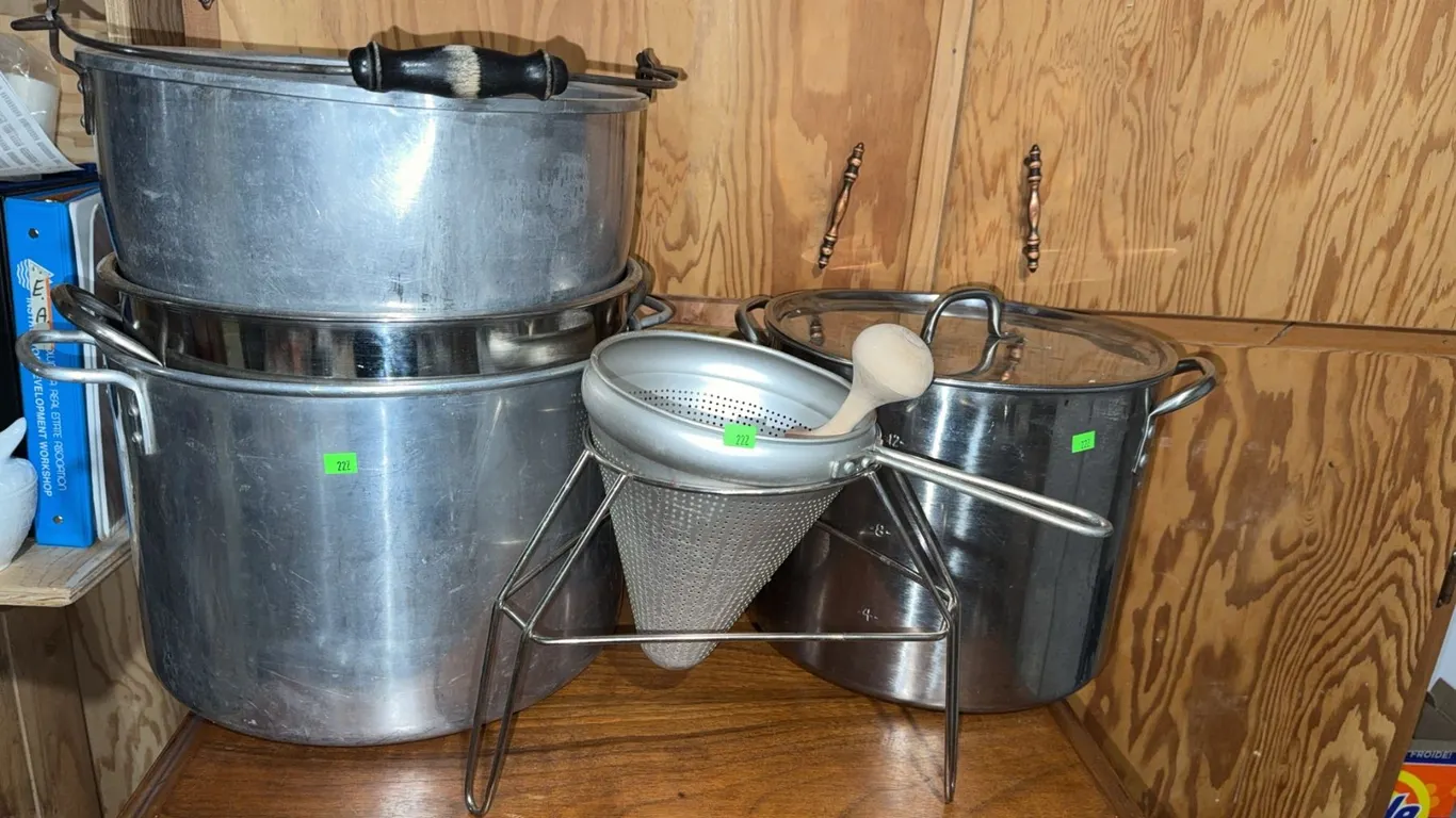 Stainless Steel Stock Pots, Colander with Stand and Wooden Pestle