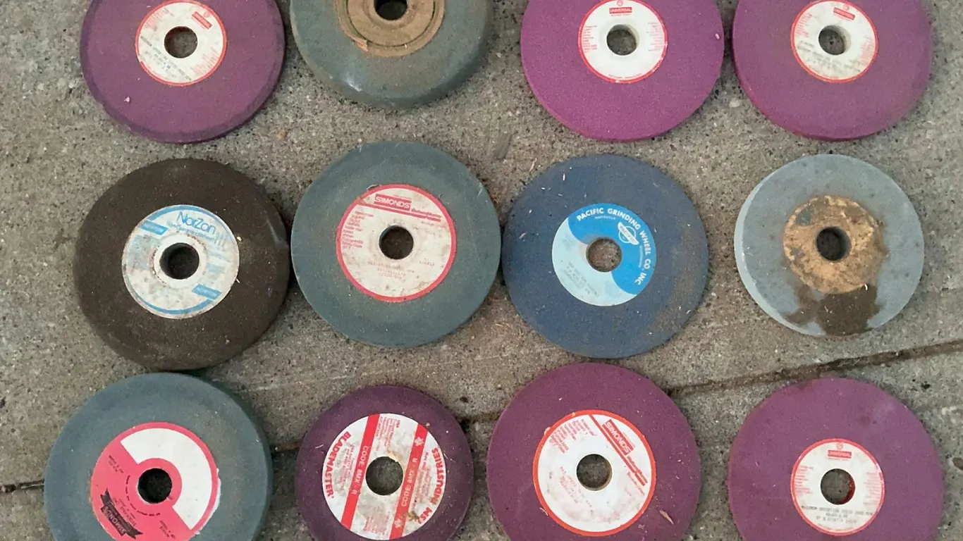 13 Assorted Grinding Wheels Assorted Brands and Grits
