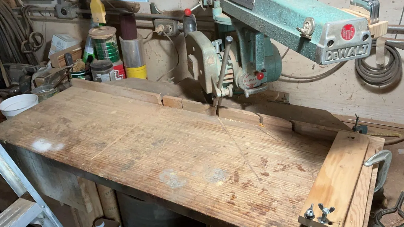 DeWalt Power Shop AMF Radial Arm Saw, Model 925, 120/240V