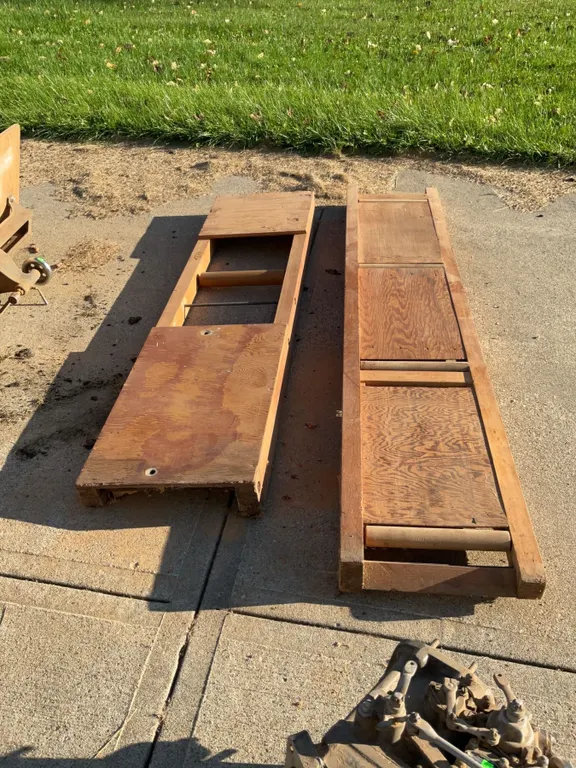 Wooden Mechanical Service Ramps with Rolling Cylinders