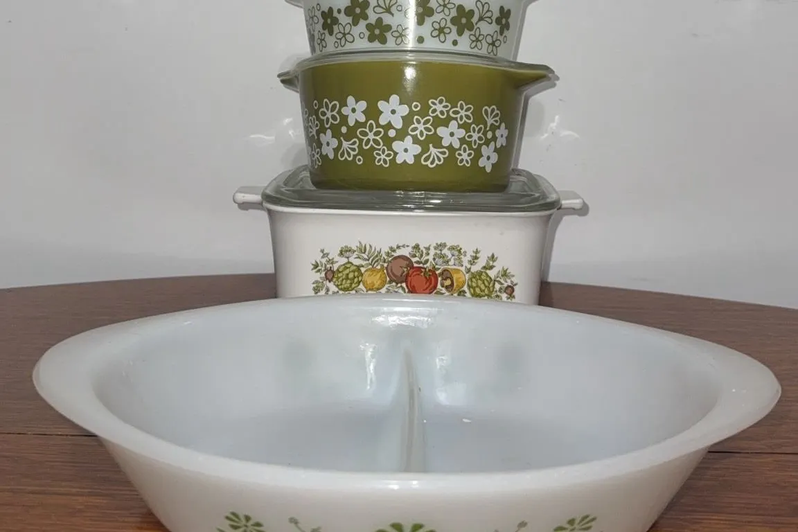 Pyrex Mixing and Casserole Dish Set with Lids, Various Patterns