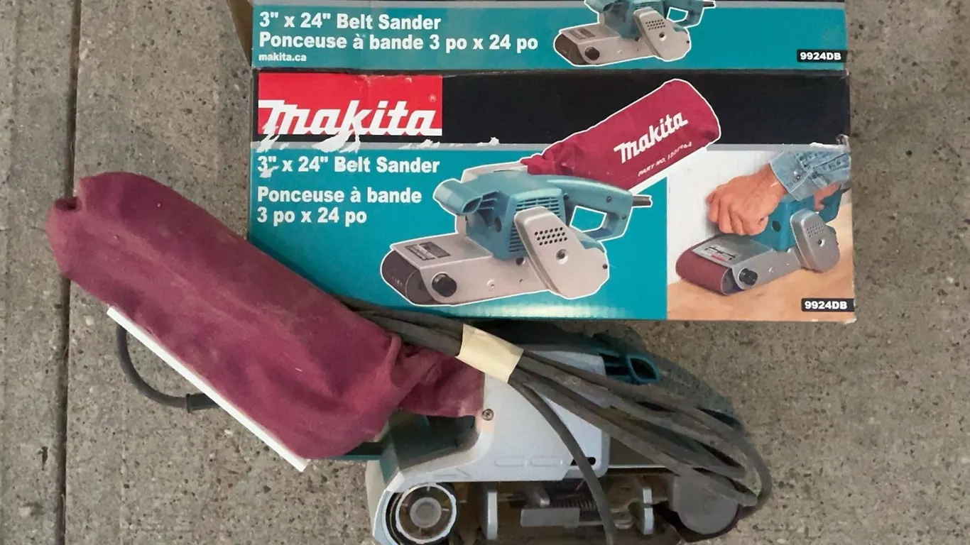 Makita 9924DB 3" x 24" Belt Sander with Box