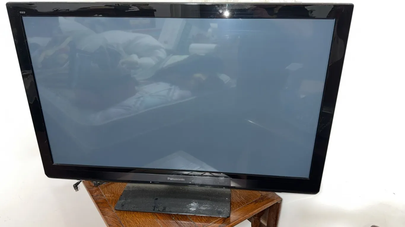 Panasonic TC-P42S30 42-Inch Plasma HDTV with Remote and HDMI Cable
