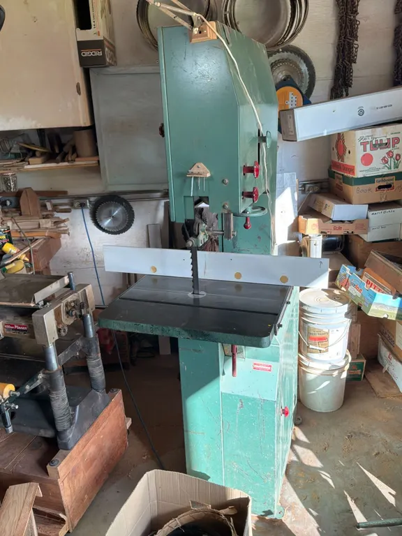 Poitrás Industrial Bandsaw With Blades and Allen-Bradley Power Control