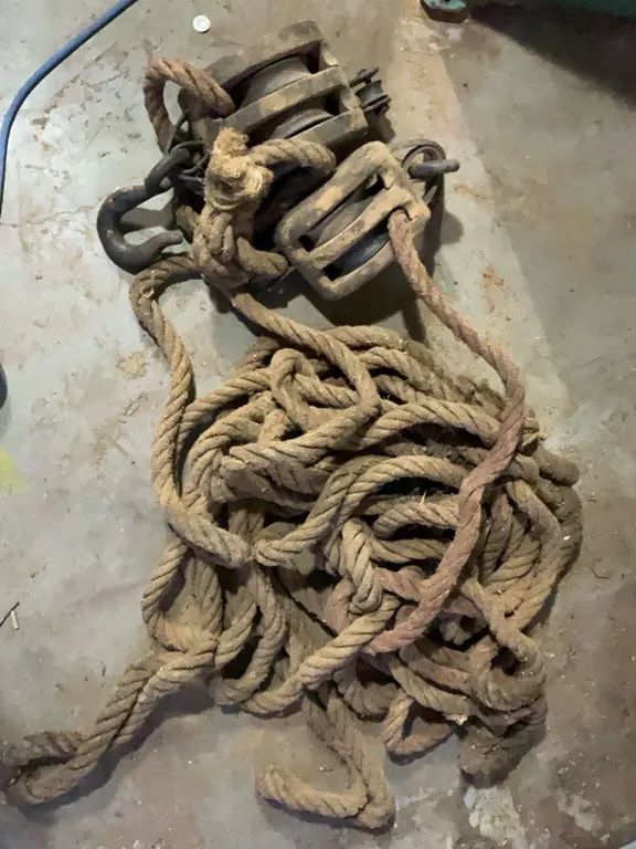 Metal Pulley Block and Tackle with Rope