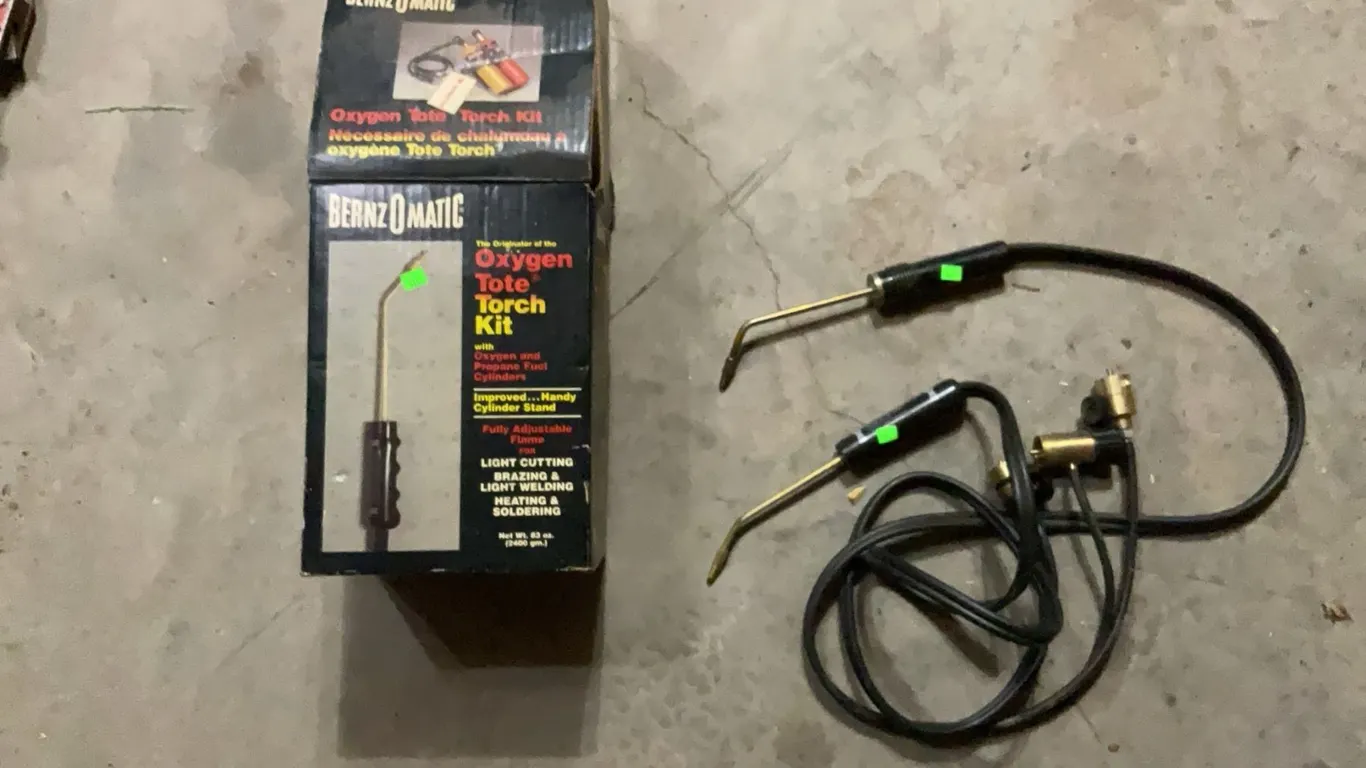 Bernzomatic Oxygen Tote Torch Kit with Hose Torch Handle and Accessories