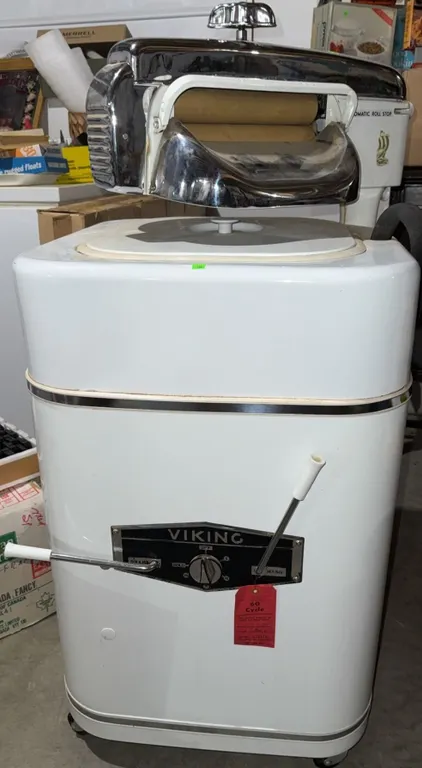 Viking Washing Machine with Automatic Roll Stop and Manual Controls