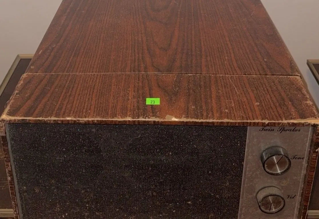 Compatible Deluxe Automatic Record Player With Built-in Speaker