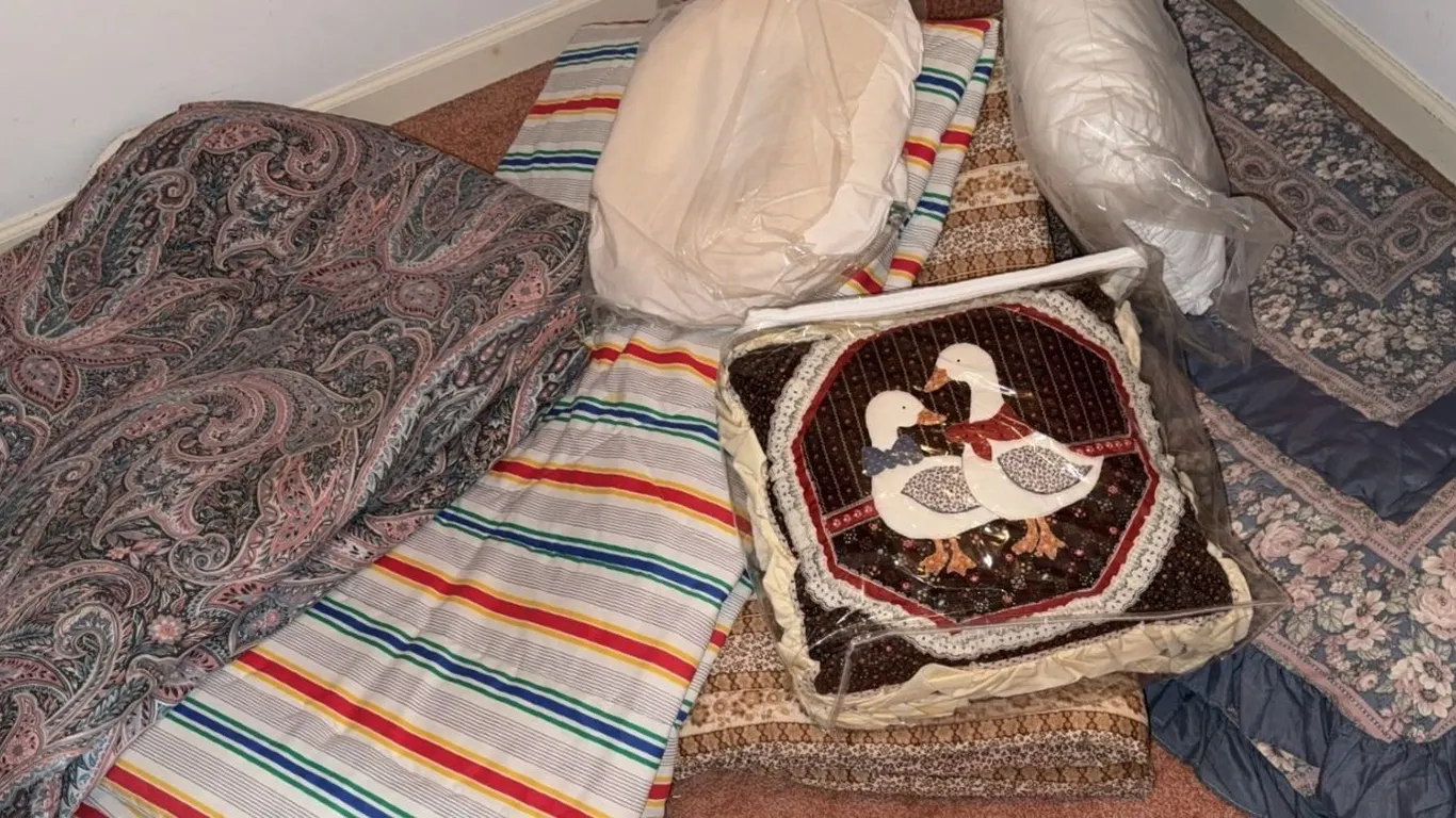 Vintage Cosy Blankets and Quilts, Mixed Patterns